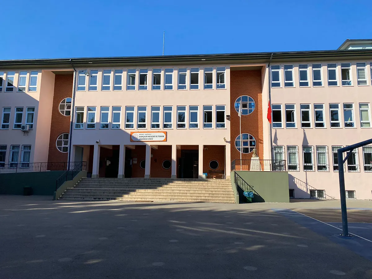 Bahçecik Mesleki Teknik Anadolu Lisesi | Kolektif Yapı - Kompen