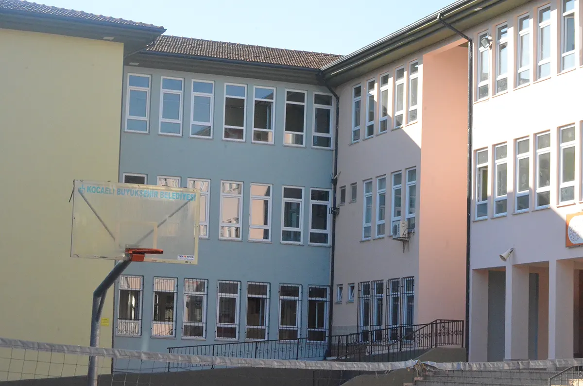 Bahçecik Mesleki Teknik Anadolu Lisesi | Proje Galerisi | Kolektif Yapı - Kompen