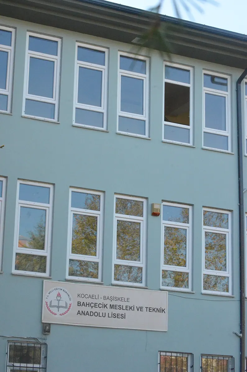 Bahçecik Mesleki Teknik Anadolu Lisesi | Proje Galerisi | Kolektif Yapı - Kompen